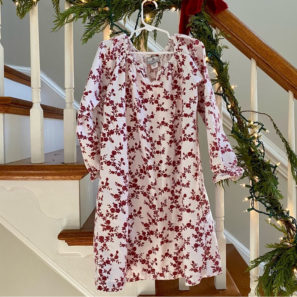 Petite plume Christmas nightgown size 7